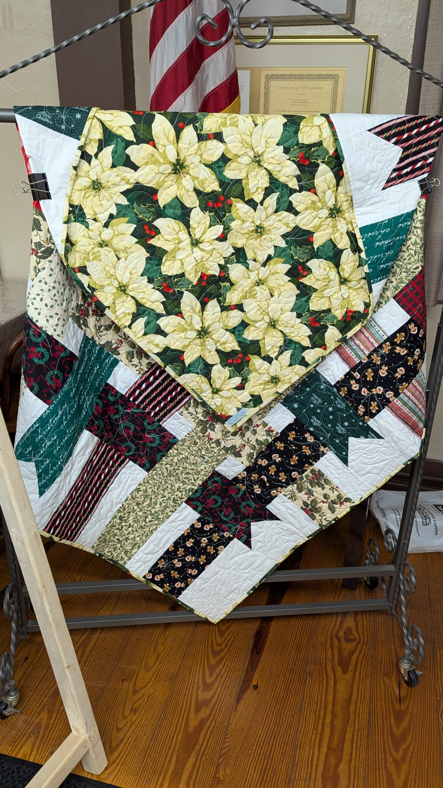 Win this beautiful handmade Christmas quilt!